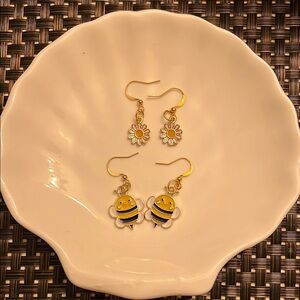 Gold and Yellow Bee and Daisy Earrings Set